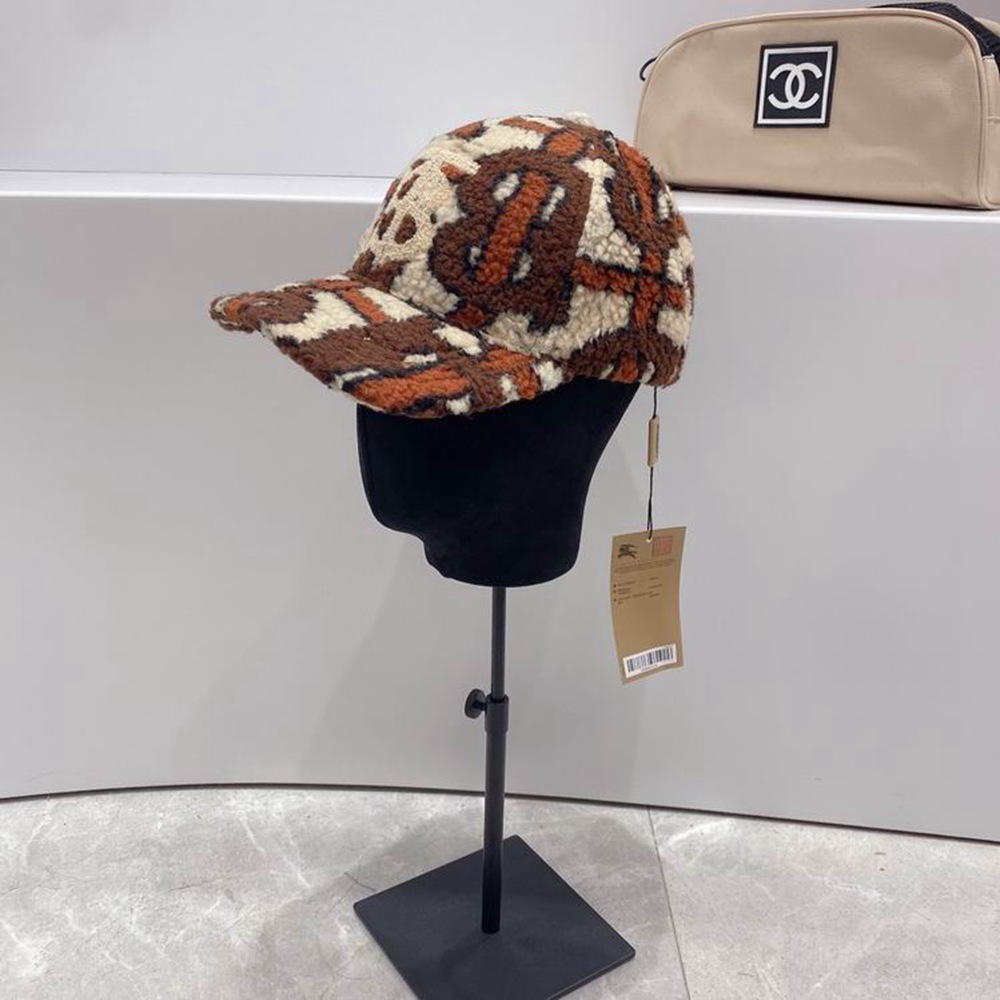 B**rry hat